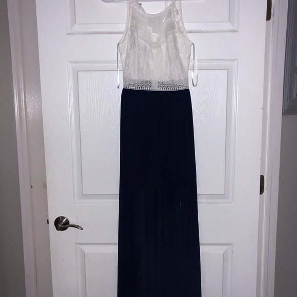 Long dress - Picture 5 of 5